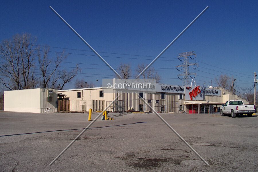 Pop's Nightclub