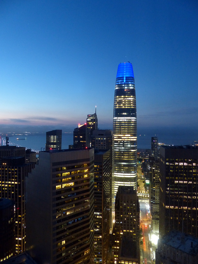 Salesforce Tower by Nate Lindsey