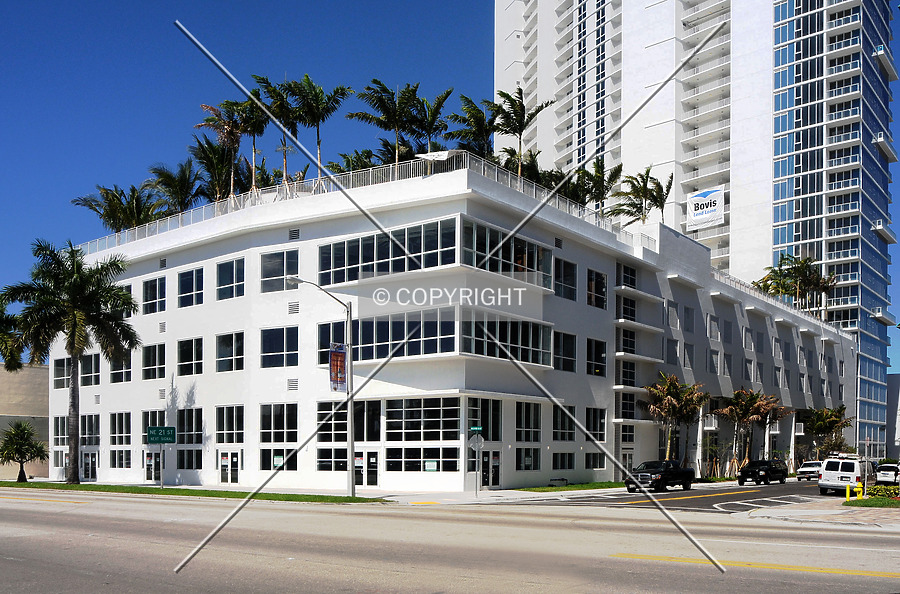 Paramount Bay at Edgewater Square by Jorge Molina