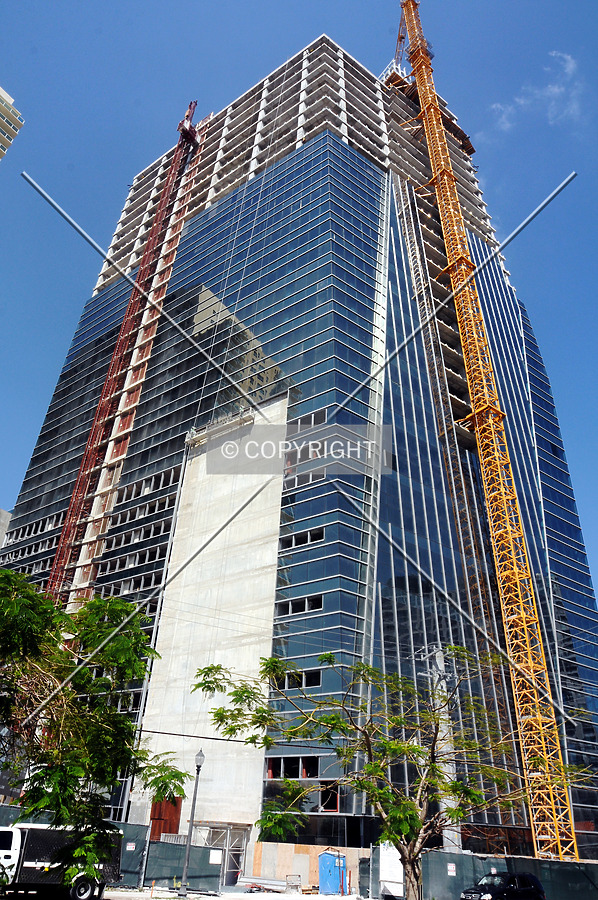 1450 Brickell by Jorge Molina
