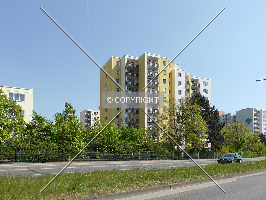 Robert-Bunsen-Straße 33-37 by Nephilim