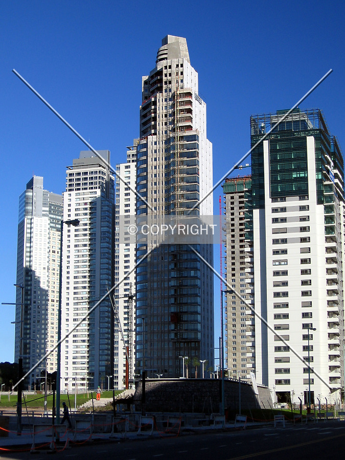 Torre Renoir 1 by Maximiliano Buono