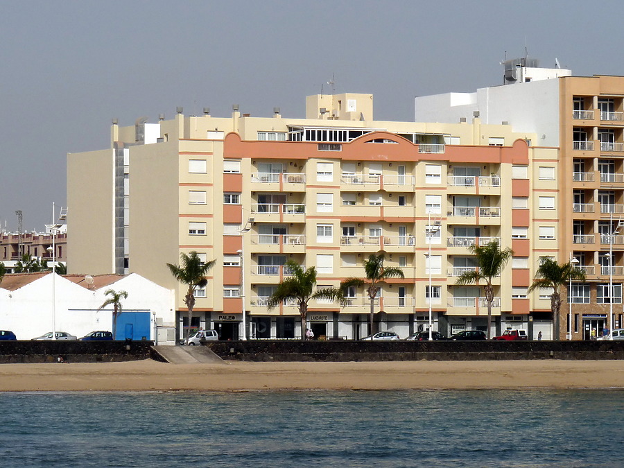 Edificio El Reducto by Robin Spetz