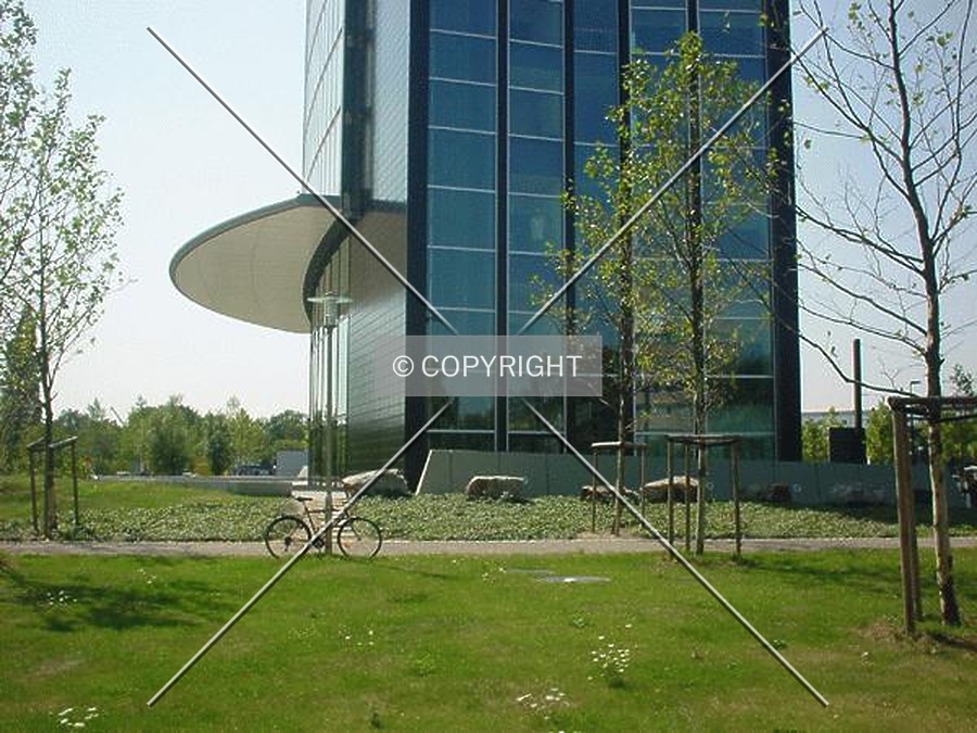 ARAG Tower by Nephilim