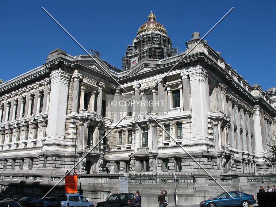Palais de Justice / Justitiepaleis by Emmanuel D.