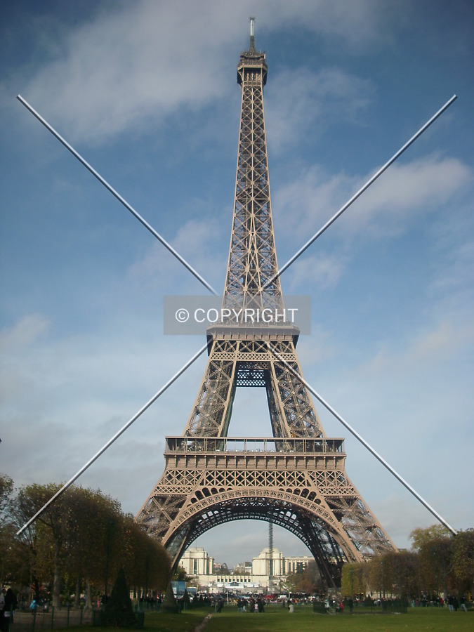 Tour Eiffel by Nephilim