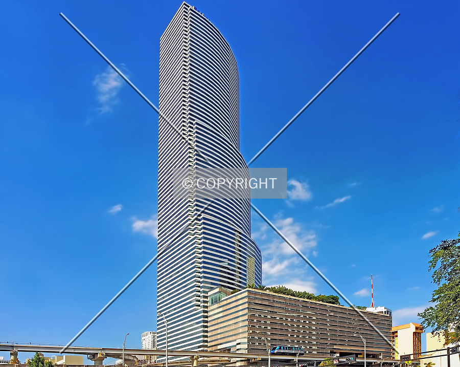Miami Tower by Jorge Molina
