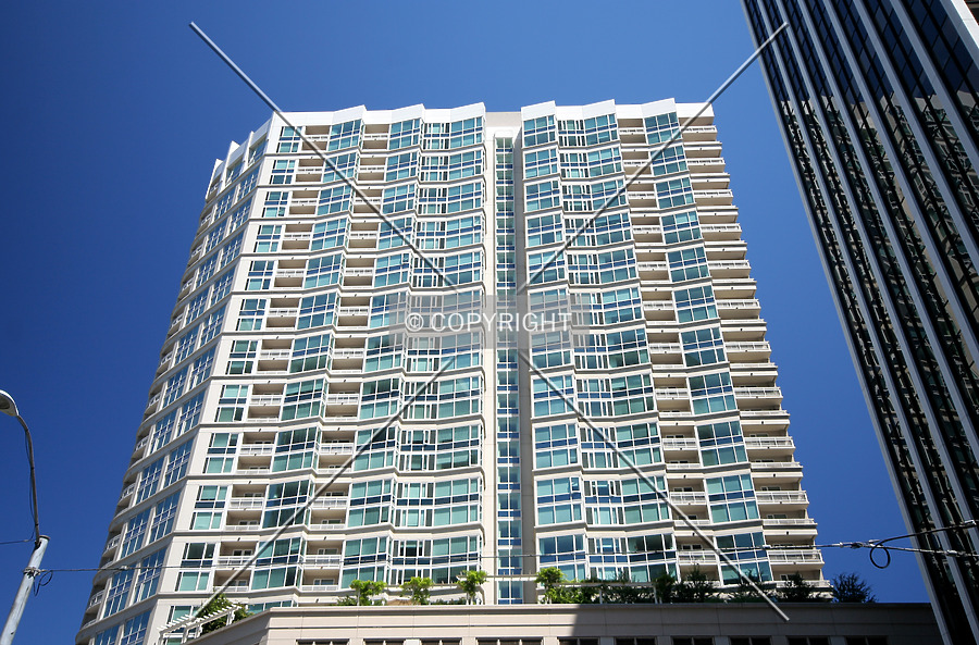 Metropolitan Tower by Serdica