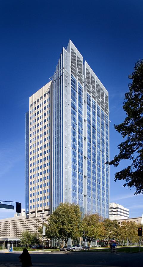 US Bank Tower by Jim Schwartz