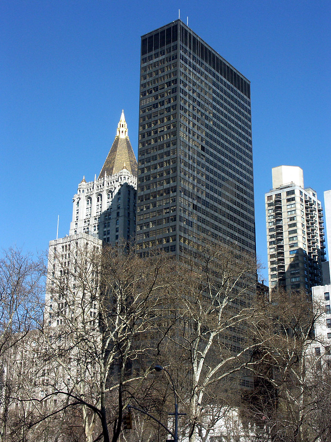 Merchandise Mart Building by Nate Lindsey