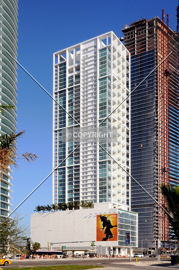 Ten Museum Park by Jorge Molina