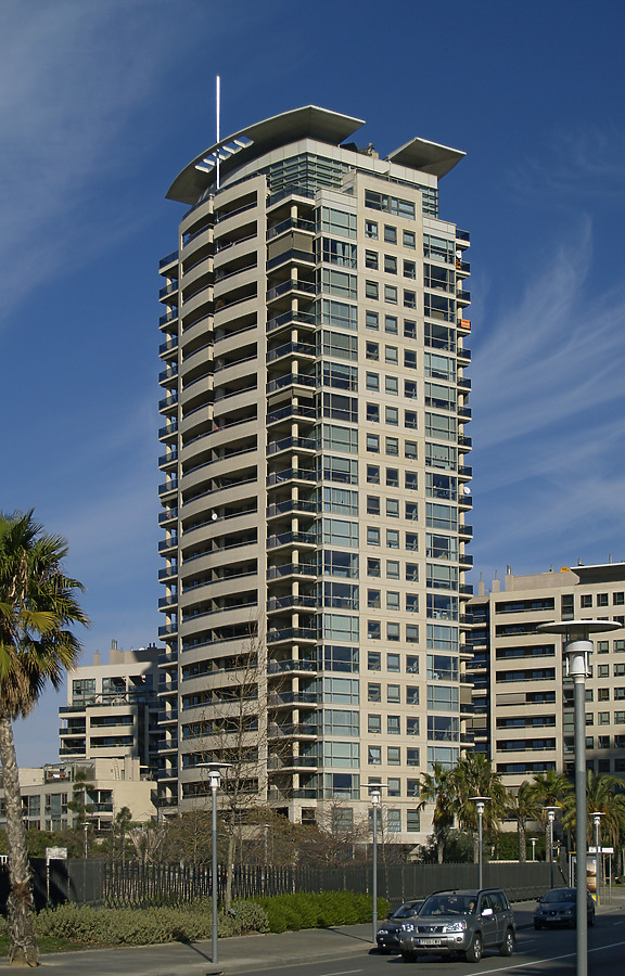 Illa del Llac 2 by Cesar Serrano