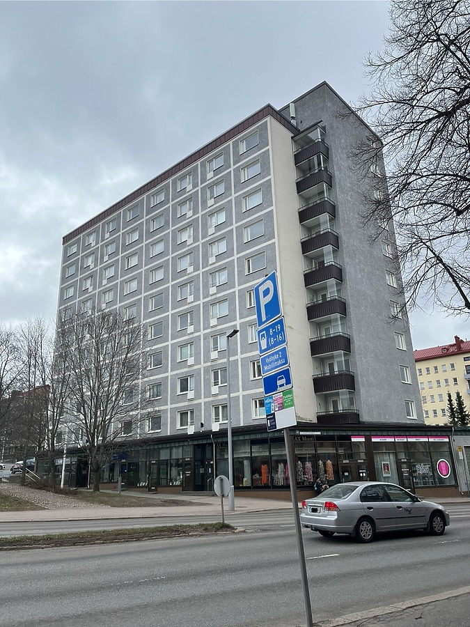 Aleksanterinkatu 37 by Sami Koskinen