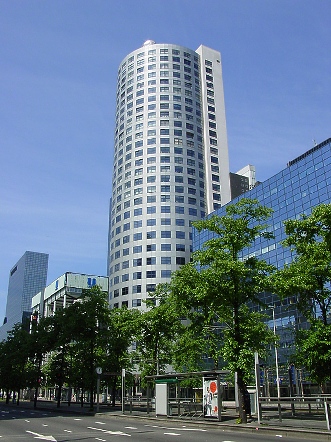 Weenatoren by Michiel van Dijk