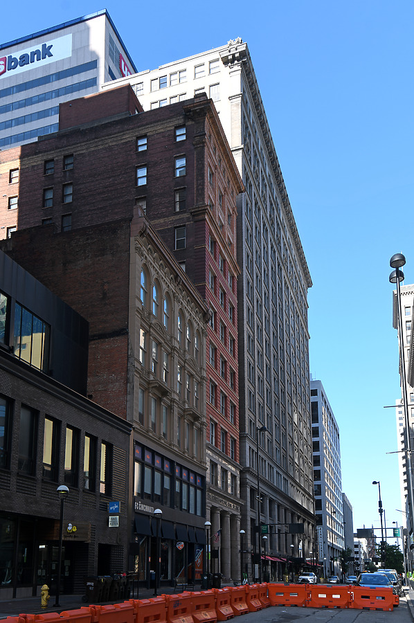 Renaissance Cincinnati Downtown by John W. Cahill