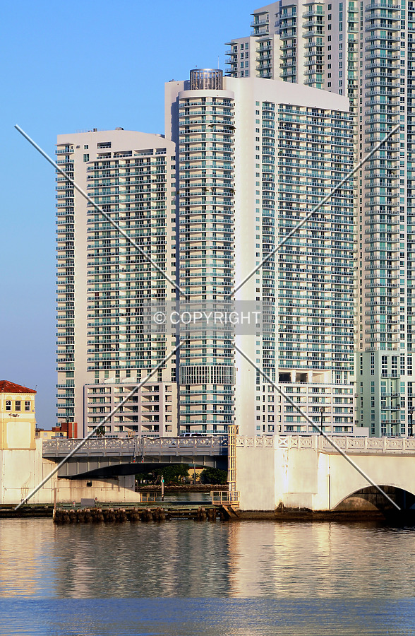 1800 Club by Jorge Molina