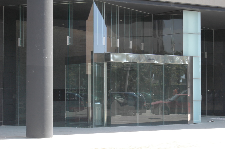 Torre Diagonal Mar by David Guija