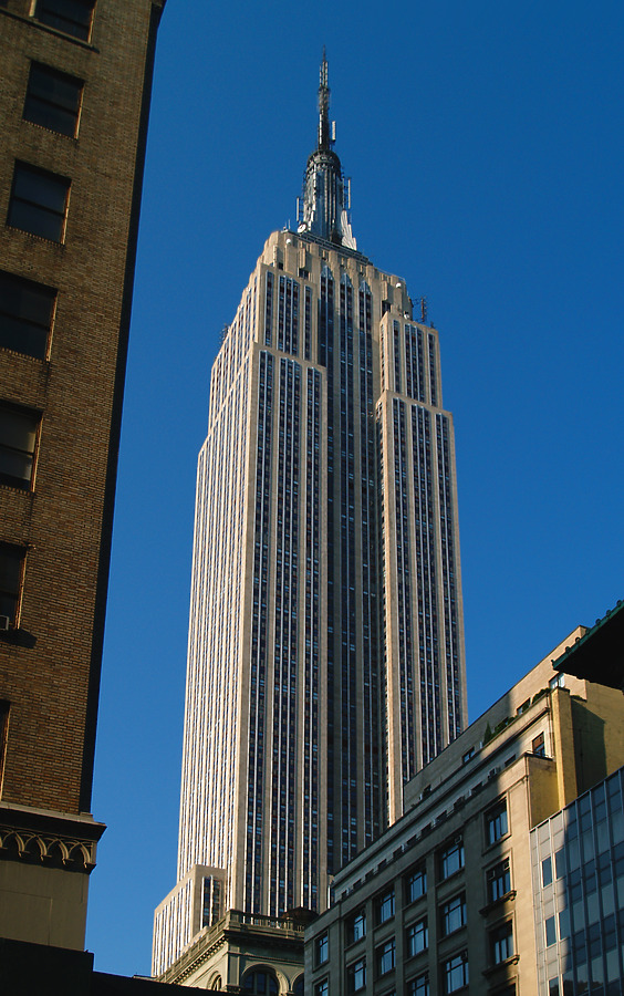 Empire State Building by Cesar Serrano