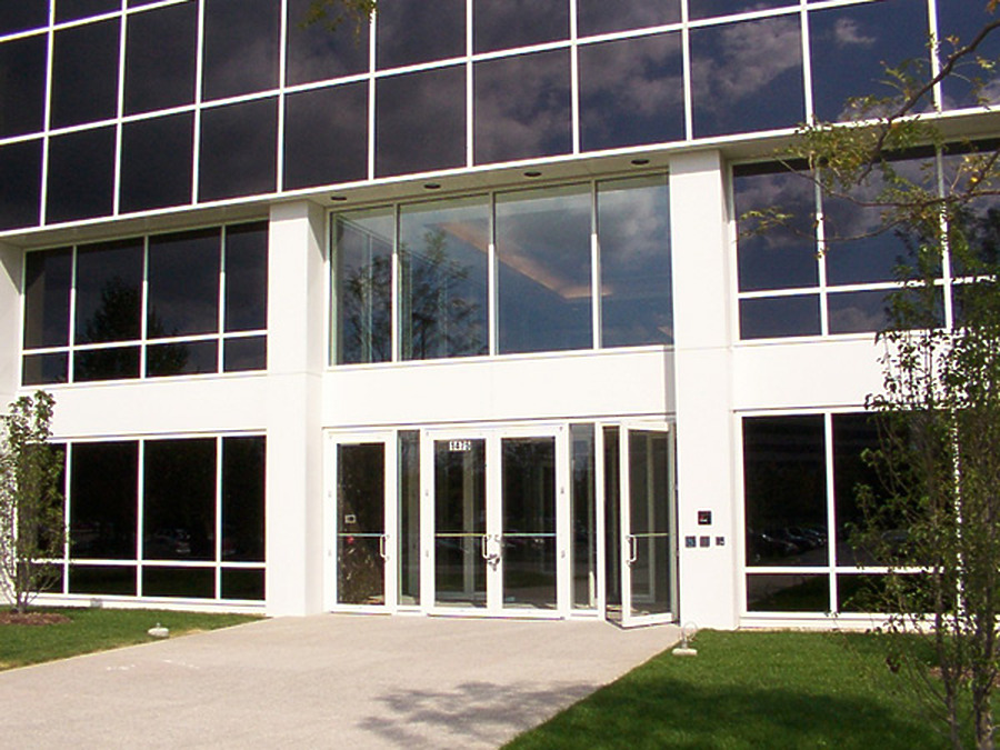 Schaumburg Corporate Center III by Daniel Kieckhefer