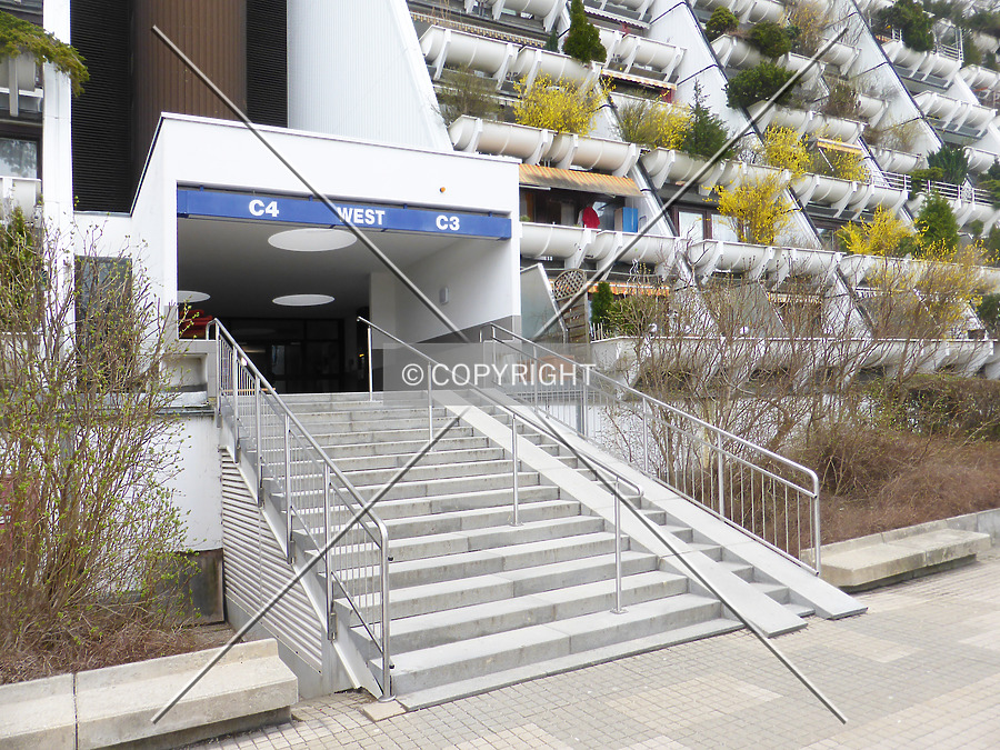 Wohnpark Alterlaa - Block C1-C4 by Nephilim