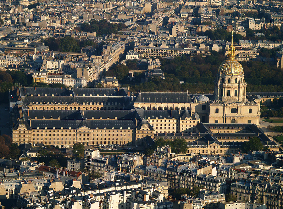 Cathédrale Saint-Louis-des-Invalides by Cesar Serrano