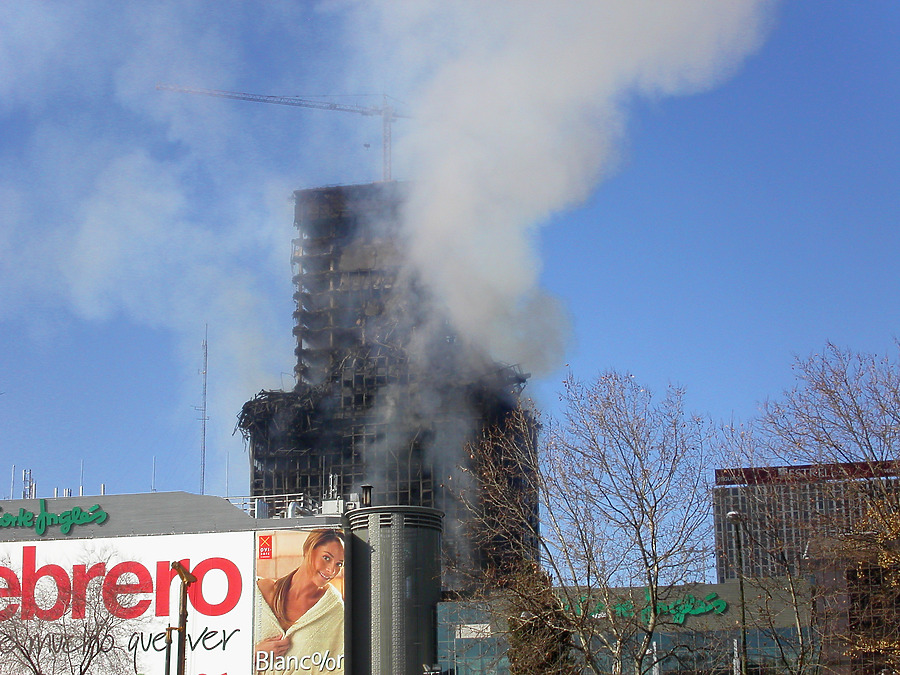 Edificio Windsor by Cesar Serrano