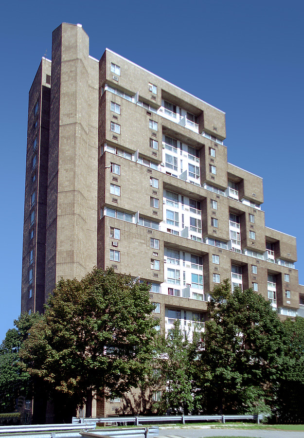 Riverview 2 - 50 Hawthorne Avenue by John Cahill