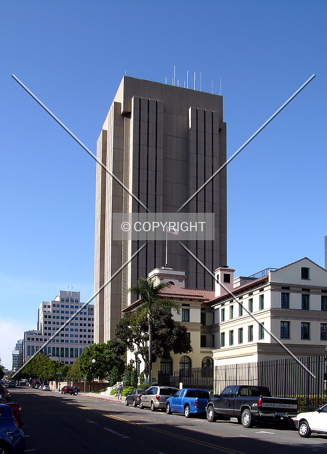 Metropolitan Correctional Center by Chris Patriarca