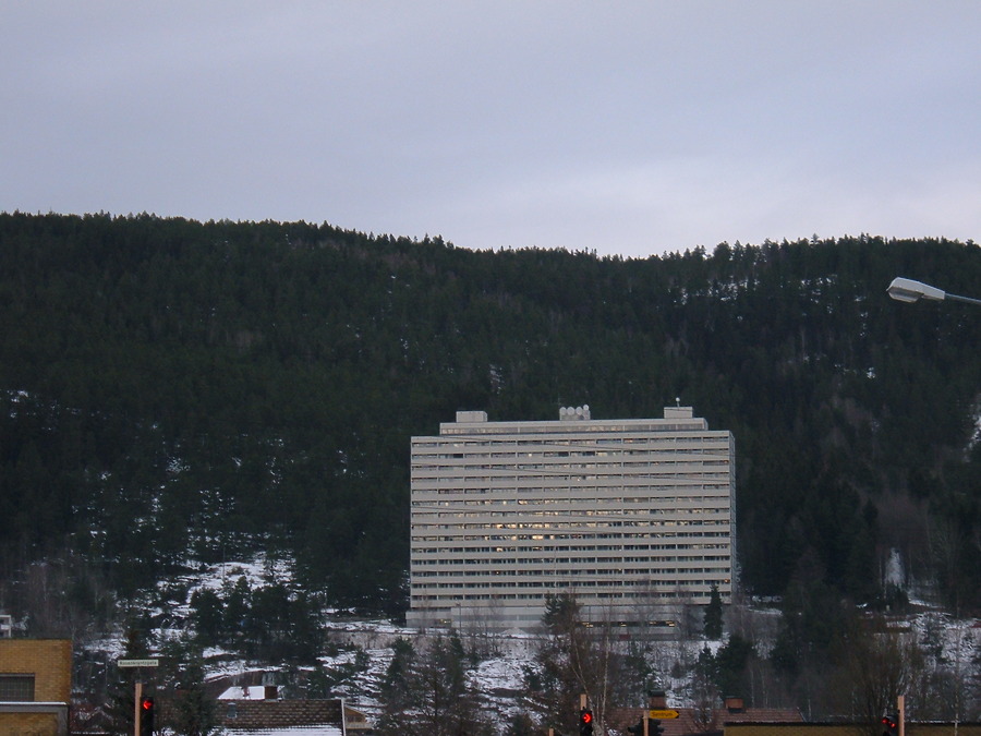 Høyblokken Solås by Kjetil Balog