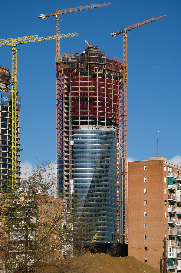 Torre Espacio by Cesar Serrano