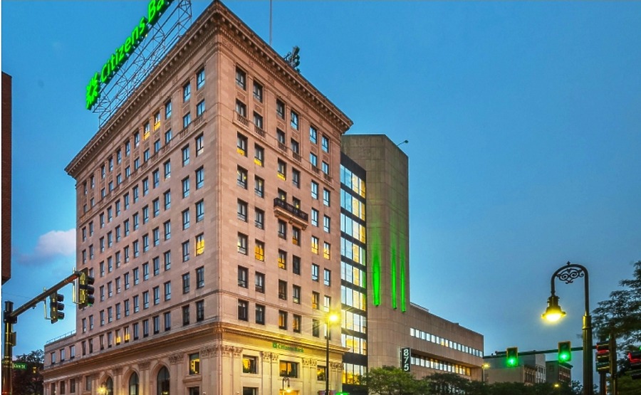 Citizens Bank Building by The Real Reporter