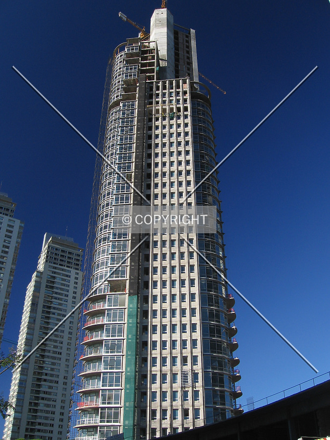 Mulieris torre Norte by Maximiliano Buono