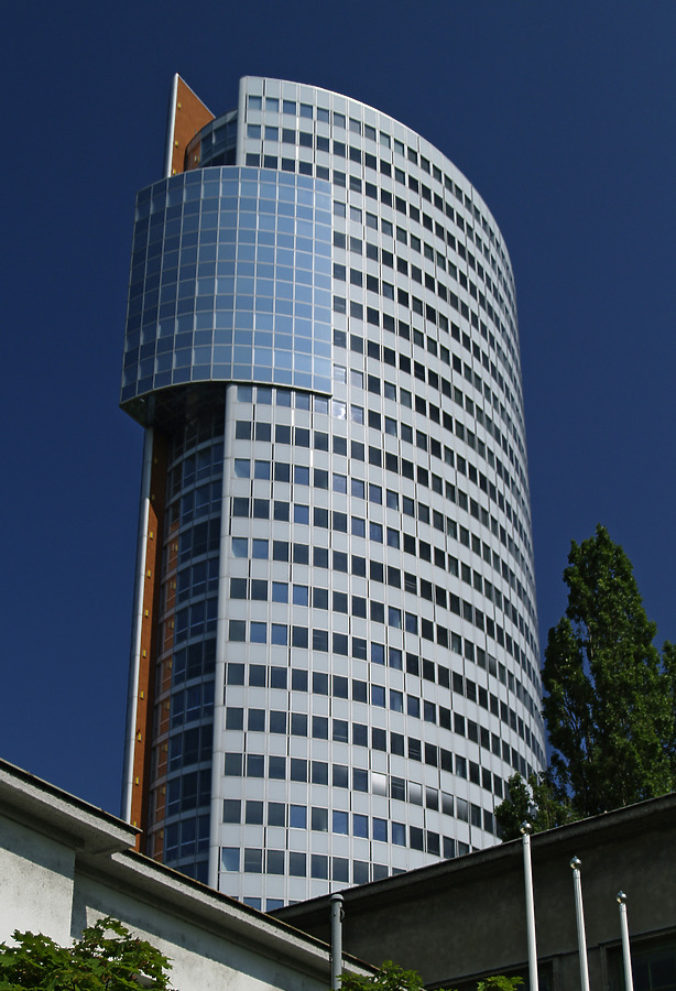 Florido Tower by Cesar Serrano
