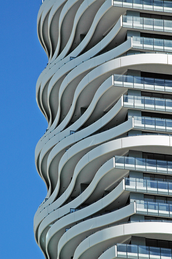 The Wave by John Bek