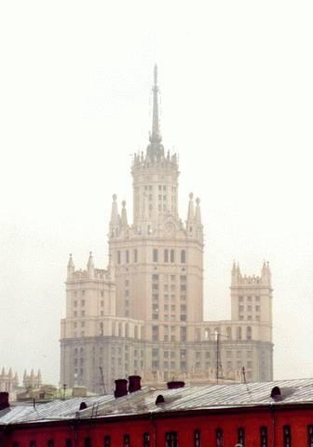 Kotelnicheskaya Naberezhnaya 1/15 by Huopa