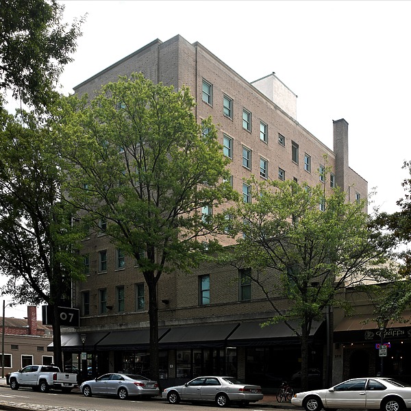 Hawthorn at the Governor Dinwiddie by John W. Cahill