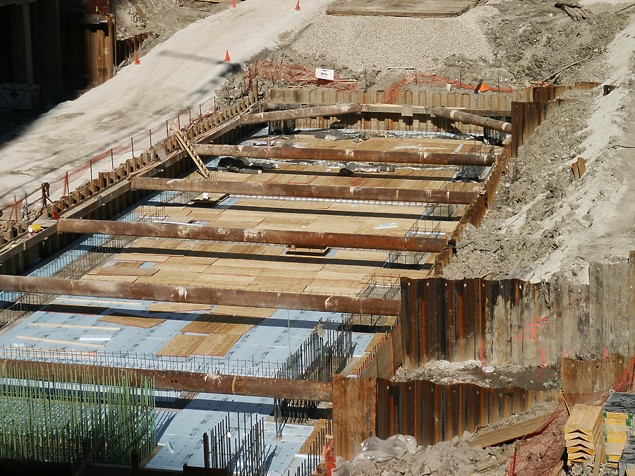 Trump International Hotel & Tower by Daniel Kieckhefer