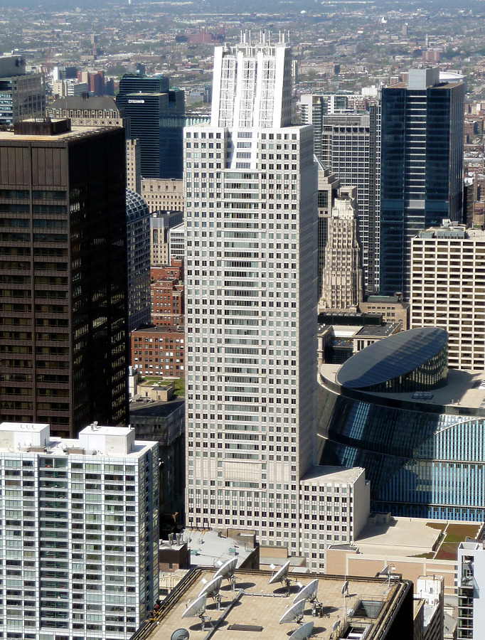 Chicago Title & Trust Building by Nate Lindsey