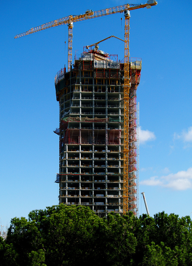 Torre Espacio by Cesar Serrano