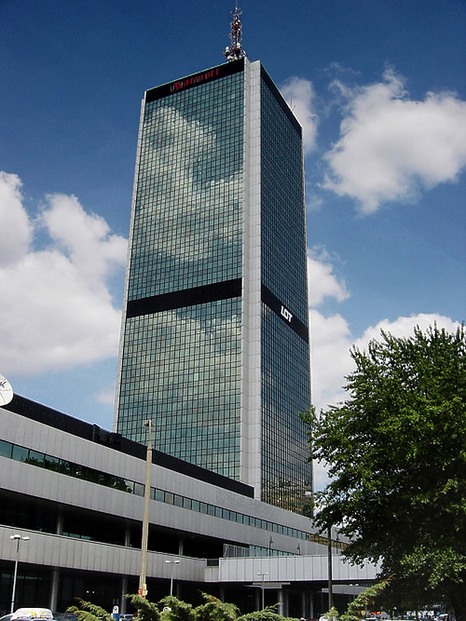 Centrum LIM by Pavel Toczynski