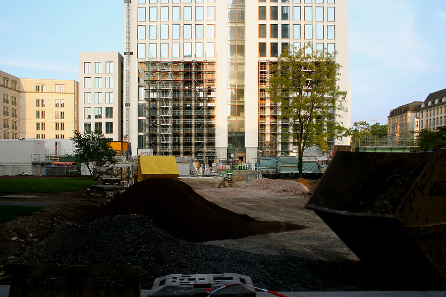 OpernTurm by Daniel Kieckhefer