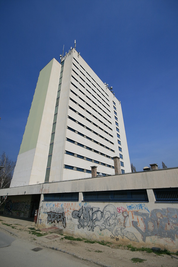 Deák Ferenc Középiskolai Kollégium by Kjetil Balog