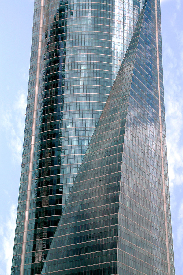 Torre Espacio by John Bek