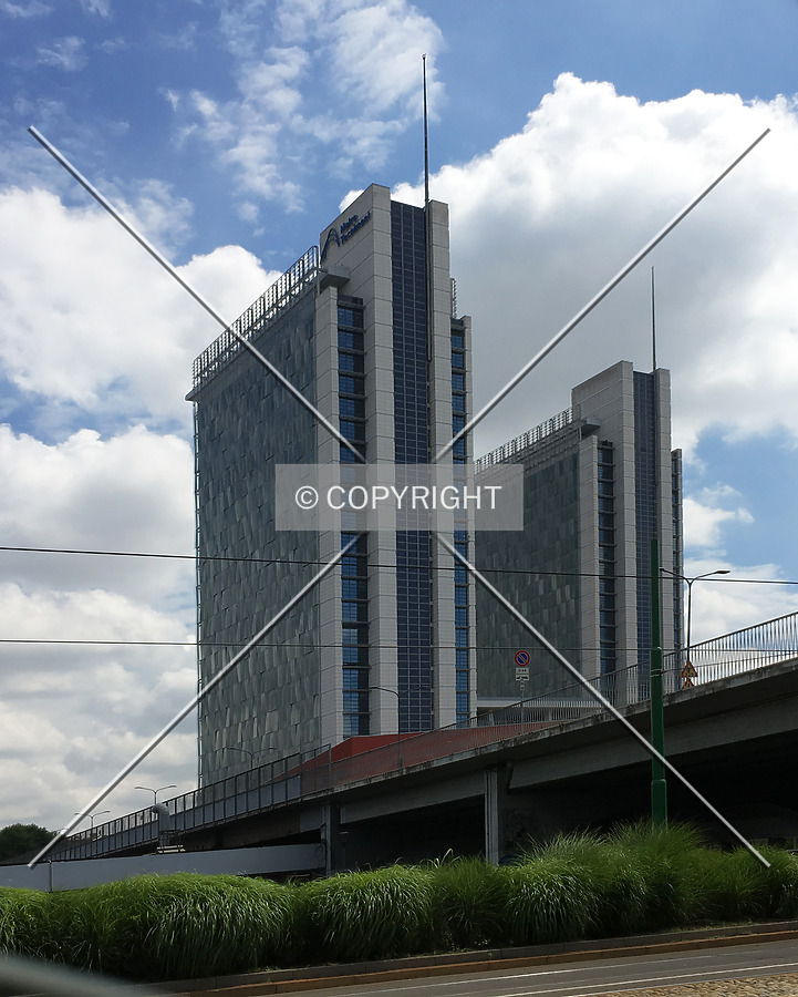 Torre Garibaldi A by Nephilim