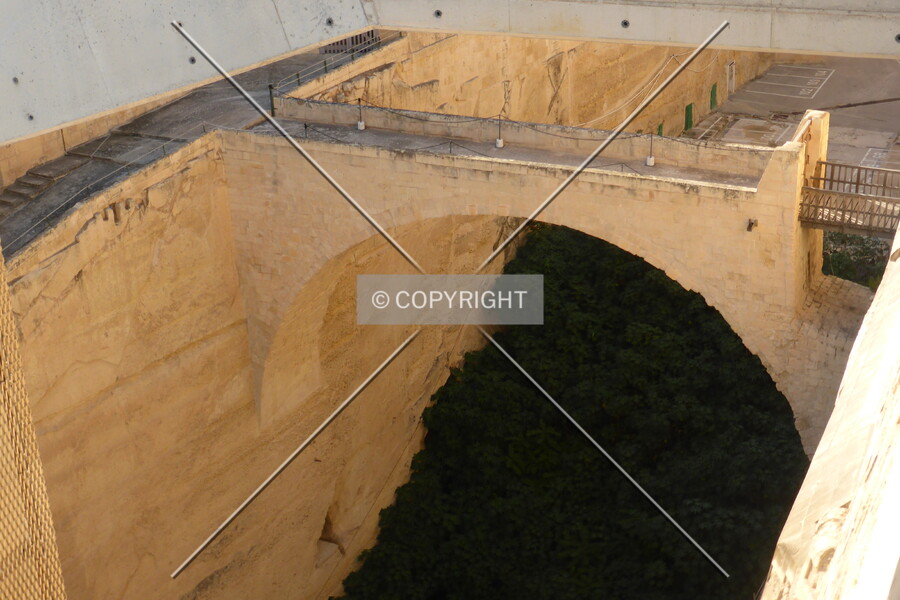 Barrakka Pedestrian Bridge