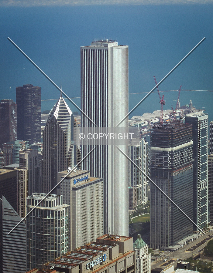 Aon Center by Ryan Hildebrand