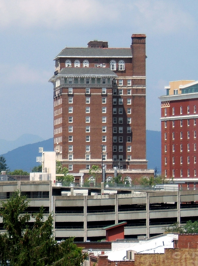 Battery Park Apartments by John Cahill