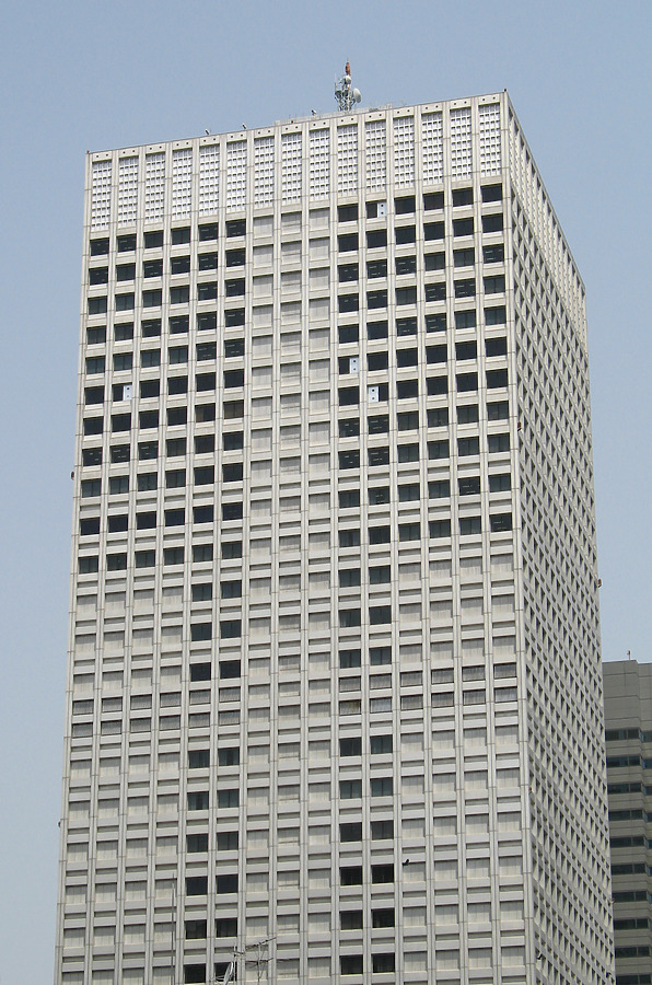 KDDI Building by Kevin Hemphill