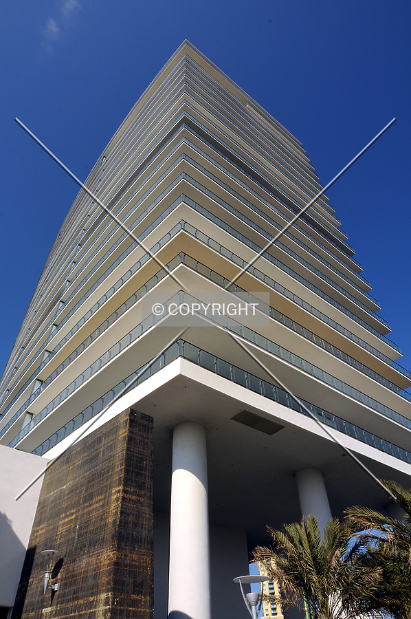 Apogee South Beach by Jorge Molina