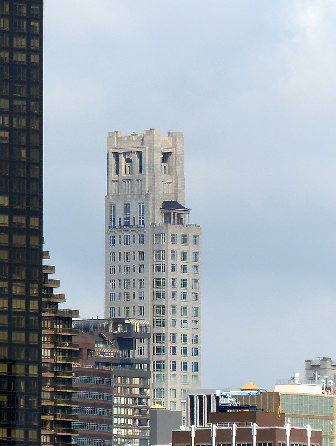 520 Park Avenue by Nate Lindsey